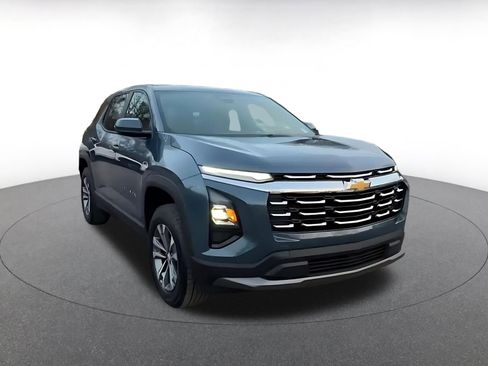 Used 2025 Chevrolet Equinox LT image 3