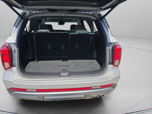 Used 2025 Hyundai Palisade SEL FWD image 12
