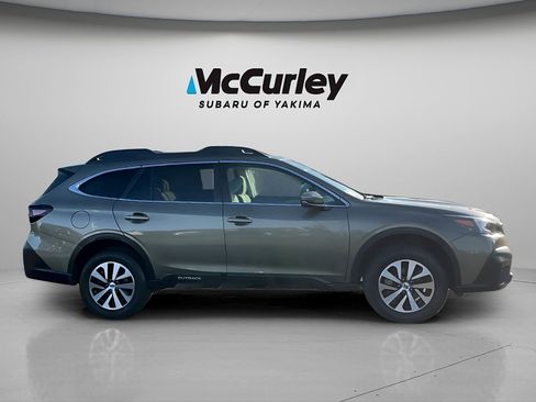 Used 2022 Subaru Outback Premium AWD/4WD image 6