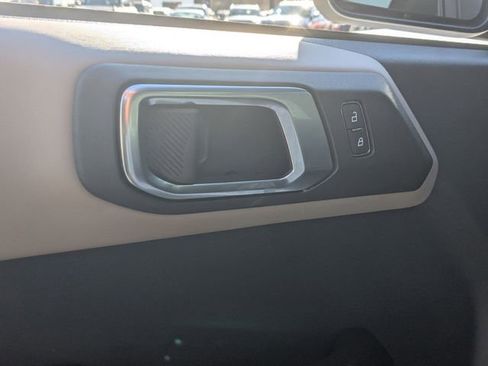 Used 2024 Ford Bronco Wildtrak image 10