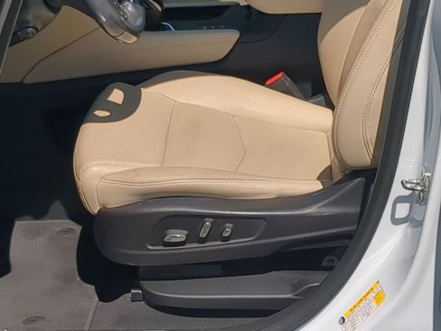 Used 2019 Cadillac XT5 Luxury AWD/4WD image 12