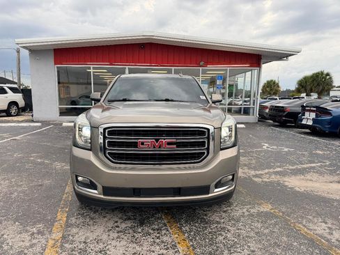 Used 2019 GMC Yukon XL SLT w/ Premium Edition RWD image 2