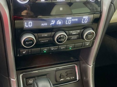 Used 2019 Subaru Ascent Limited w/ Popular Package #3 AWD/4WD image 16