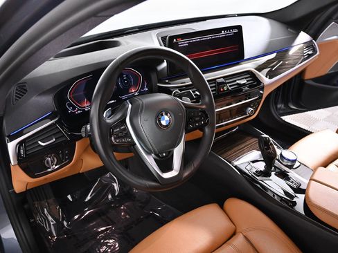 Used 2022 BMW 530i xDrive w/ Premium Package AWD/4WD image 9