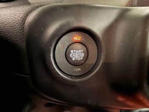Used 2021 Jeep Wrangler Sport AWD/4WD image 28