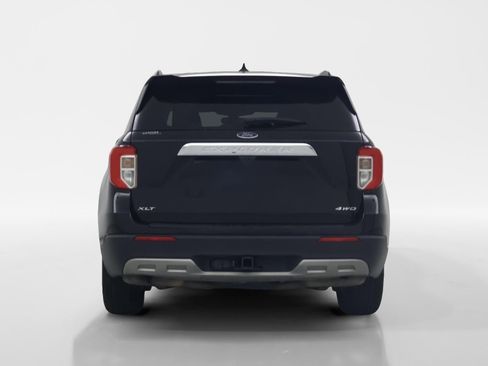 Used 2021 Ford Explorer XLT w/ Equipment Group 202A AWD/4WD image 6
