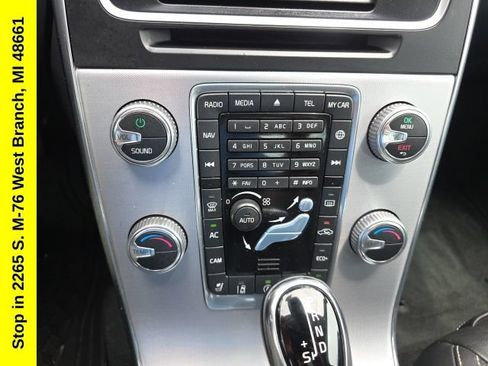 Used 2018 Volvo S60 T5 Dynamic w/ Vision Package FWD image 25