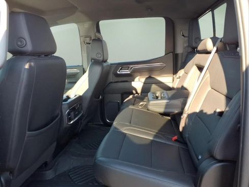 Used 2024 Chevrolet Silverado 1500 LTZ AWD/4WD image 7
