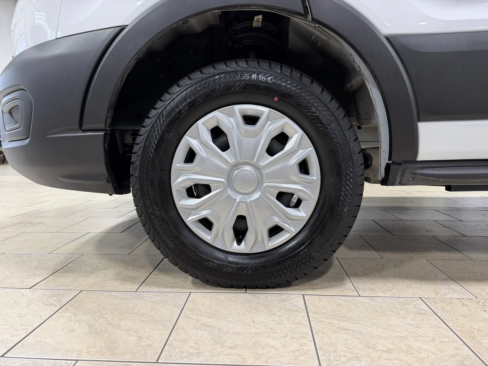 Used 2023 Ford E-Transit Medium Roof RWD image 28