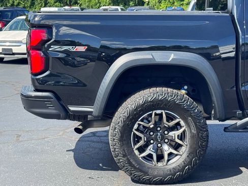 Used 2024 Chevrolet Colorado ZR2 w/ ZR2 Convenience Package III AWD/4WD image 39