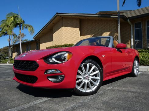 Used 2018 FIAT 124 Spider Lusso w/ Convenience Group image 16