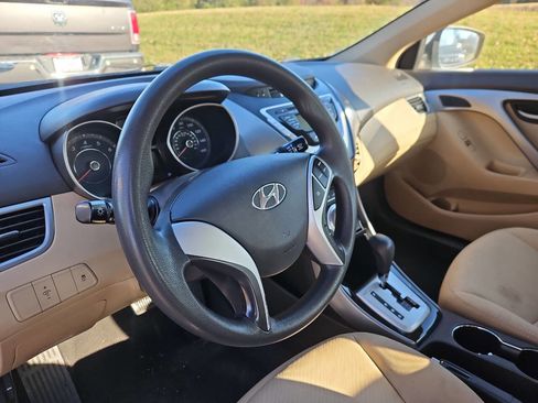 Used 2011 Hyundai Elantra GLS image 10