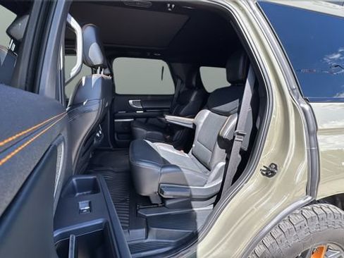 Used 2025 Ford Expedition Tremor AWD/4WD image 18