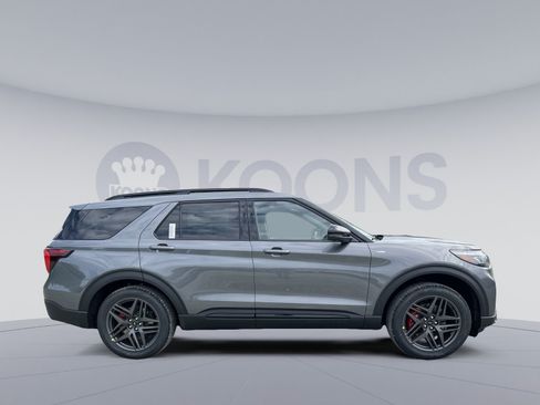 New 2026 Ford Explorer ST-Line w/ ST-Line Street Pack AWD/4WD image 8
