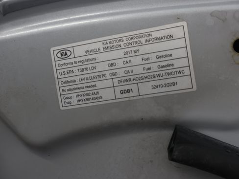 Used 2017 Kia Optima LX FWD image 18