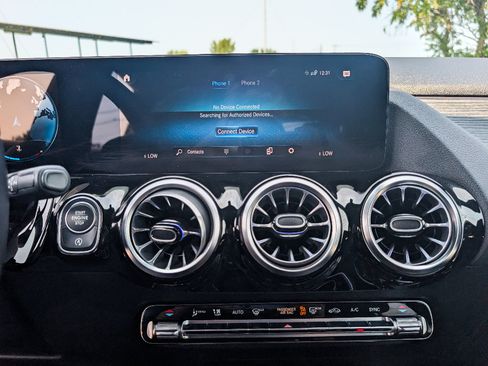 Used 2023 Mercedes-Benz GLA 250 4MATIC image 26
