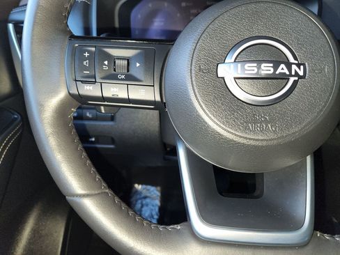 Certified 2022 Nissan Rogue Platinum w/ Head-Up Display Package image 26