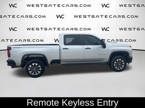 Used 2022 Chevrolet Silverado 2500 Custom w/ Custom Value Package image 18