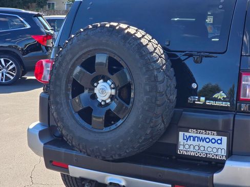 Used 2007 Toyota FJ Cruiser 4WD image 12