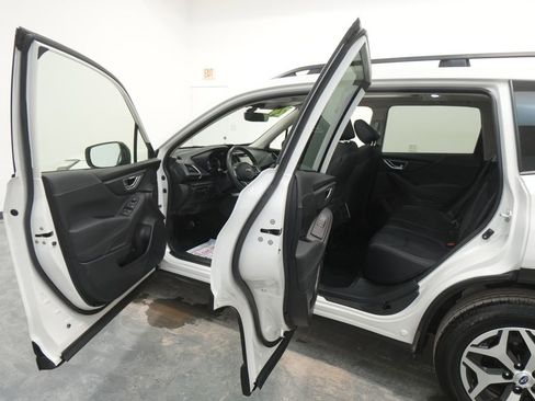 Used 2024 Subaru Forester Premium image 24