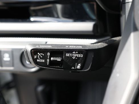 Used 2025 Porsche Panamera RWD image 42