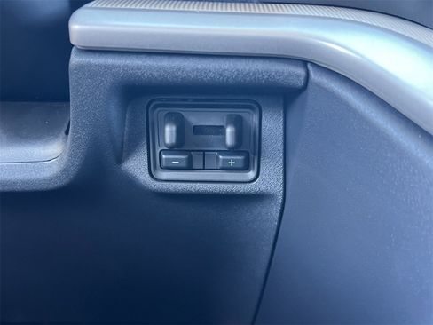 New 2025 Ford Expedition Active image 6