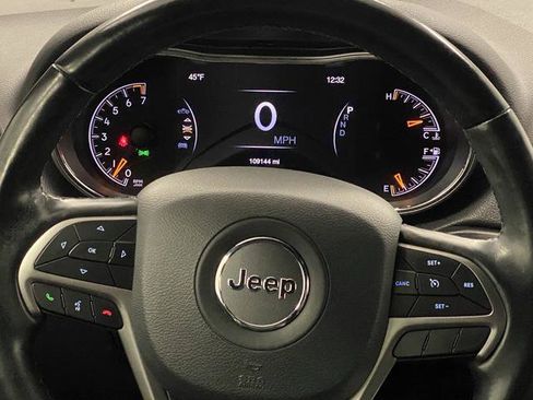 Certified 2020 Jeep Grand Cherokee Altitude image 16