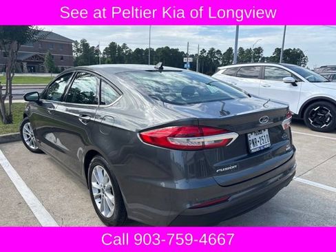 Used 2020 Ford Fusion SE FWD image 4