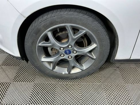 Used 2013 Ford Focus SE FWD image 9