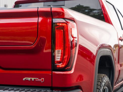 Used 2023 GMC Sierra 1500 AT4 w/ AT4 Premium Package AWD/4WD image 14
