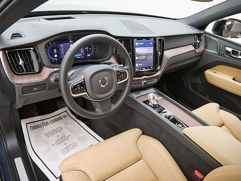Certified 2025 Volvo XC60 B5 Ultra image 10
