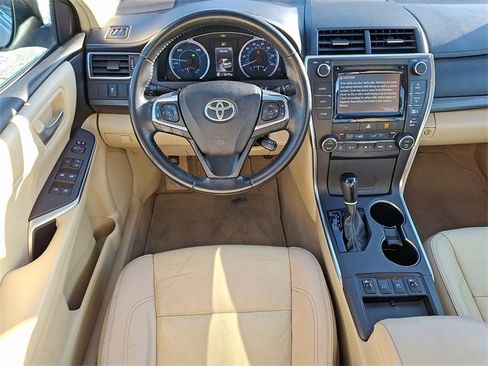Used 2015 Toyota Camry XLE image 11