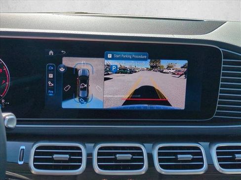 Used 2026 Mercedes-Benz GLS 450 4MATIC image 13