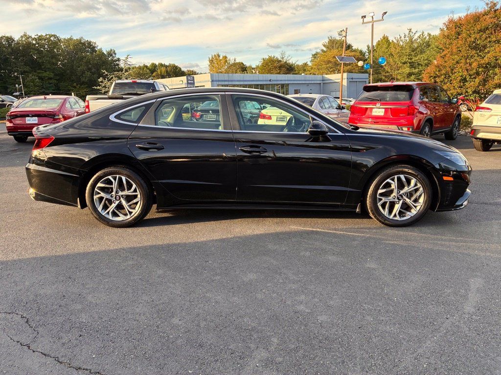 Used 2023 Hyundai Sonata SEL FWD image 8