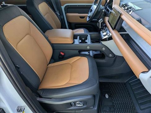 Certified 2023 Land Rover Defender 130 X-Dynamic SE AWD/4WD image 23