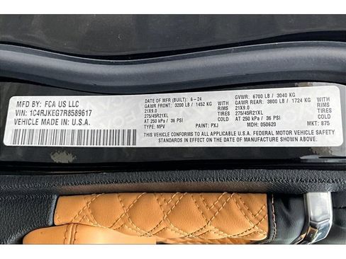 Certified 2024 Jeep Grand Cherokee L Summit w/ High Altitude Package image 35