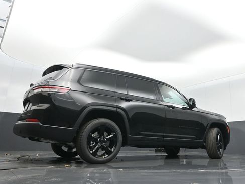 New 2026 Jeep Grand Cherokee L Limited w/ Limited Altitude Package AWD/4WD image 34