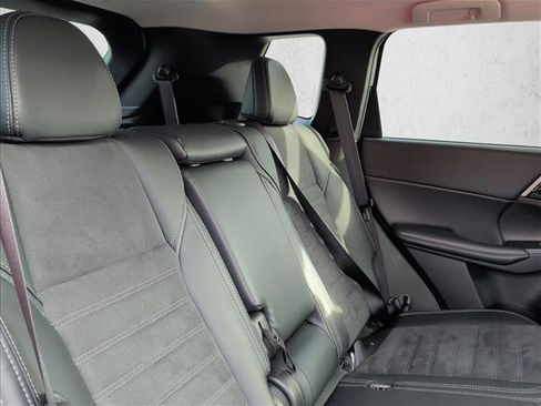 Used 2024 Mitsubishi Outlander 4WD Plug-In Hybrid image 21