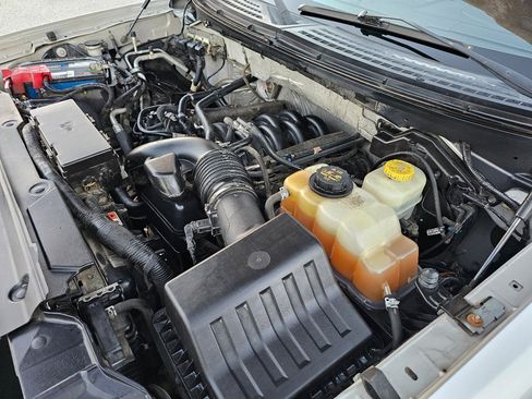 Used 2014 Ford F150 Platinum image 32