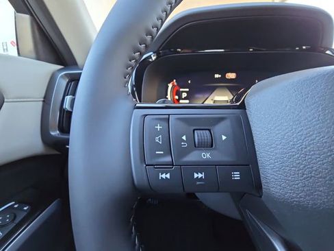 New 2026 Nissan Pathfinder SL image 11