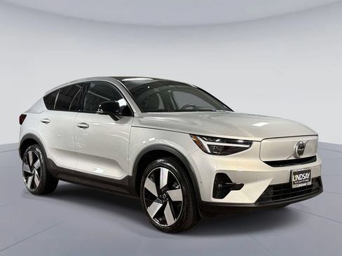 Used 2024 Volvo C40 P8 Recharge Ultimate w/ Protection Package Premier RWD image 9