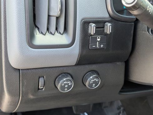 Used 2017 Chevrolet Colorado Z71 AWD/4WD image 21