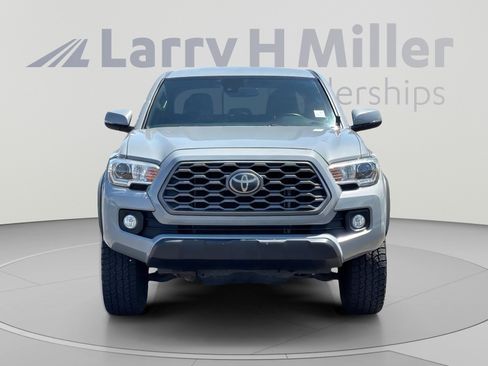 Used 2021 Toyota Tacoma TRD Off-Road w/ Technology Package AWD/4WD image 9
