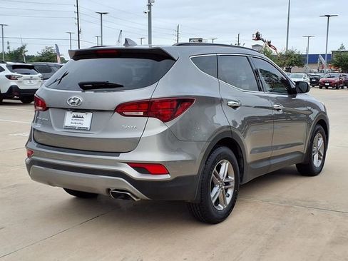 Used 2017 Hyundai Santa Fe Sport FWD image 4