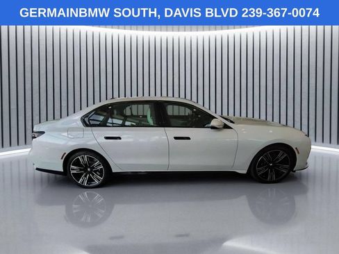 Certified 2025 BMW 760i xDrive AWD/4WD image 4