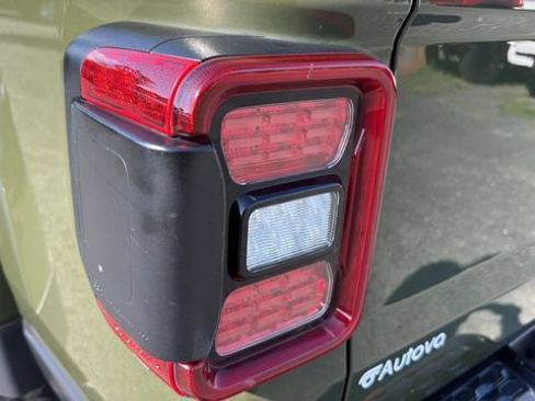 Used 2021 Jeep Gladiator Rubicon w/ LED Lighting Group AWD/4WD image 26