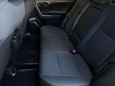 Used 2022 Toyota Prius Prime LE FWD image 17
