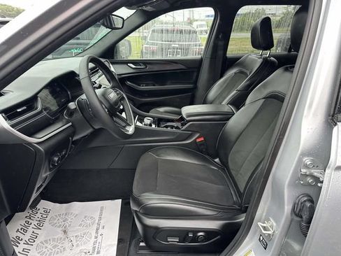 Certified 2023 Jeep Grand Cherokee Altitude AWD/4WD image 9
