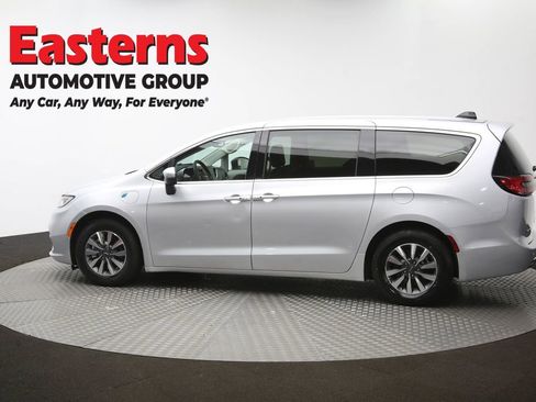 Used 2023 Chrysler Pacifica Touring-L FWD image 63