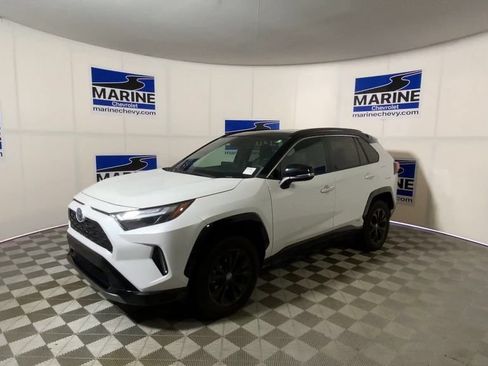 Used 2023 Toyota RAV4 XSE AWD/4WD image 6